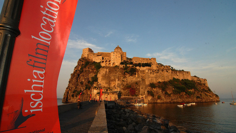 la veduta di Ischia e il suo festival